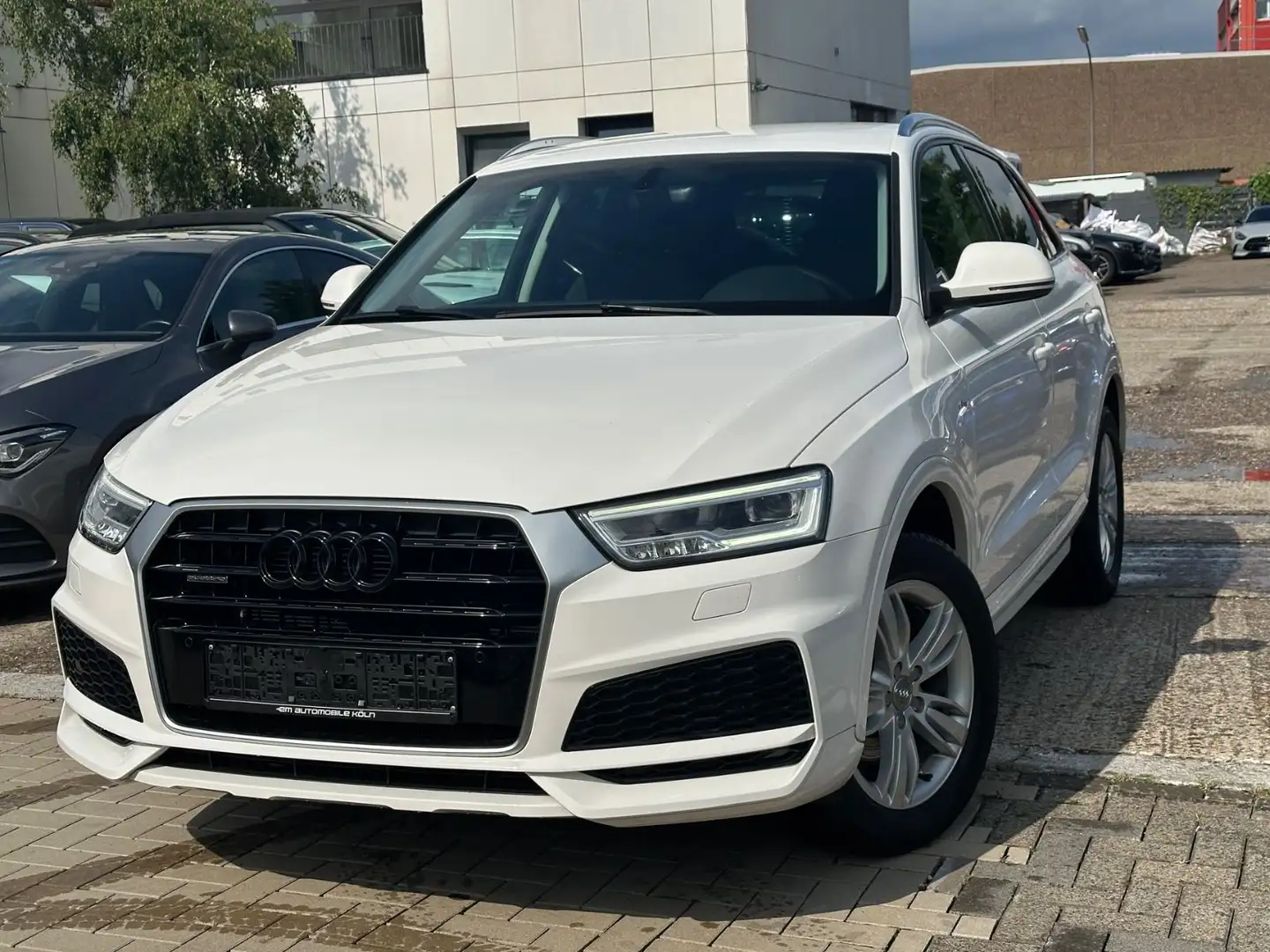 Audi Q3 quattro/S Line/Xenon/Autom// - 1