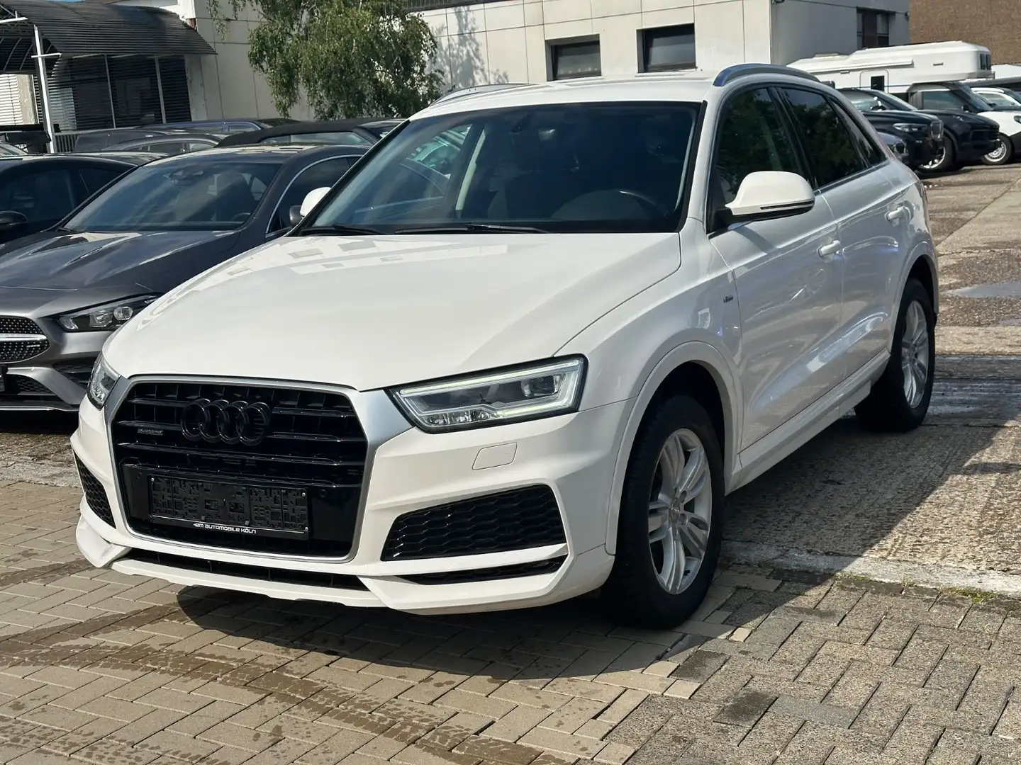 Audi Q3 quattro/S Line/Xenon/Autom// - 2