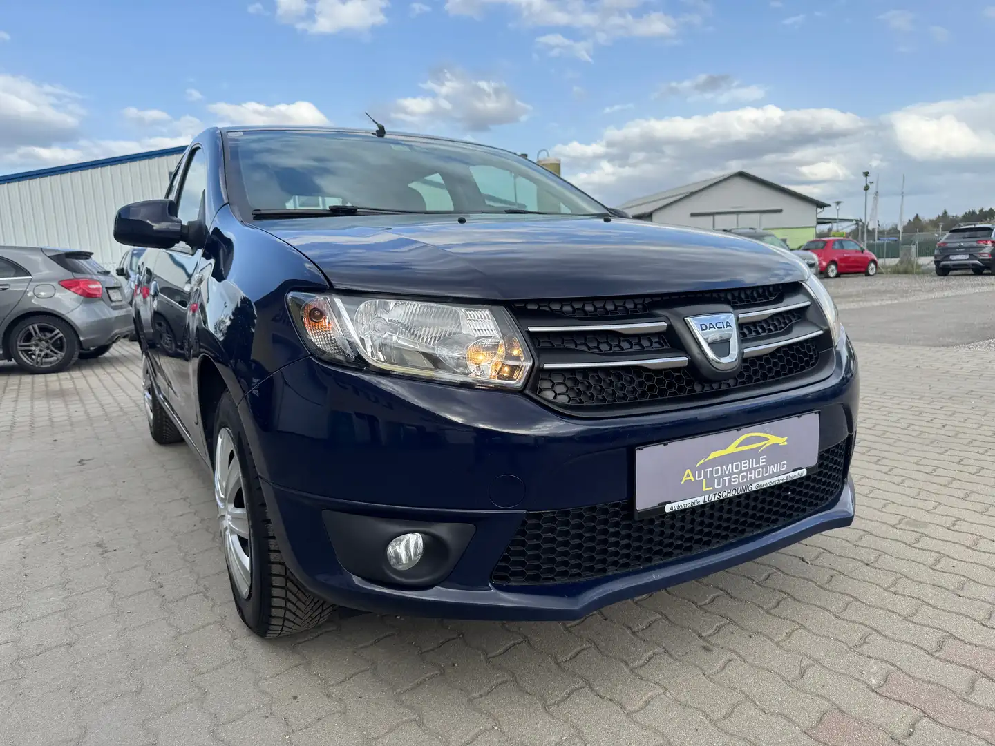 Dacia Sandero Ambiance 1,2 16V 75 Blau - 1