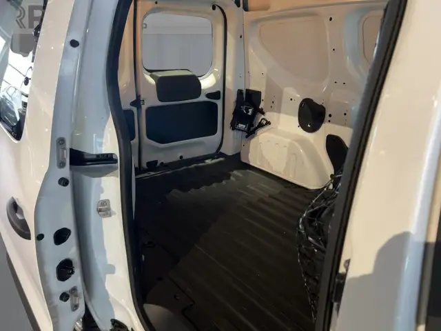 Renault Express view 9