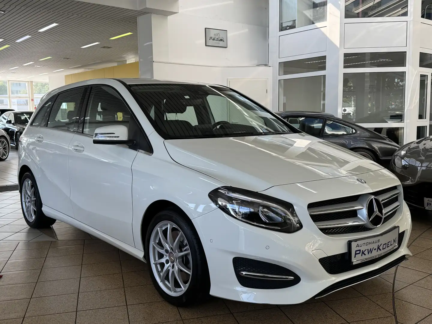 Mercedes-Benz B 250 4M*NAVi MAP*KAMERA*LED*MEMORY*ToTW*PDC* Weiß - 2