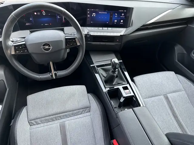 Opel Astra view 12
