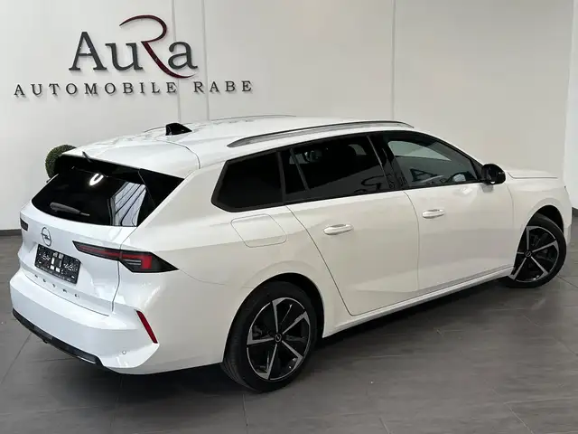 Opel Astra view 5