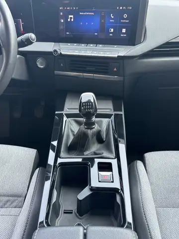 Opel Astra view 13