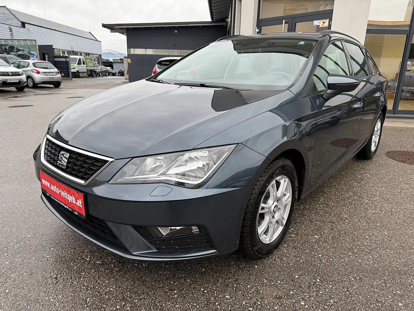 SEAT Leon ST Reference 1,0 TSI Grau - 1