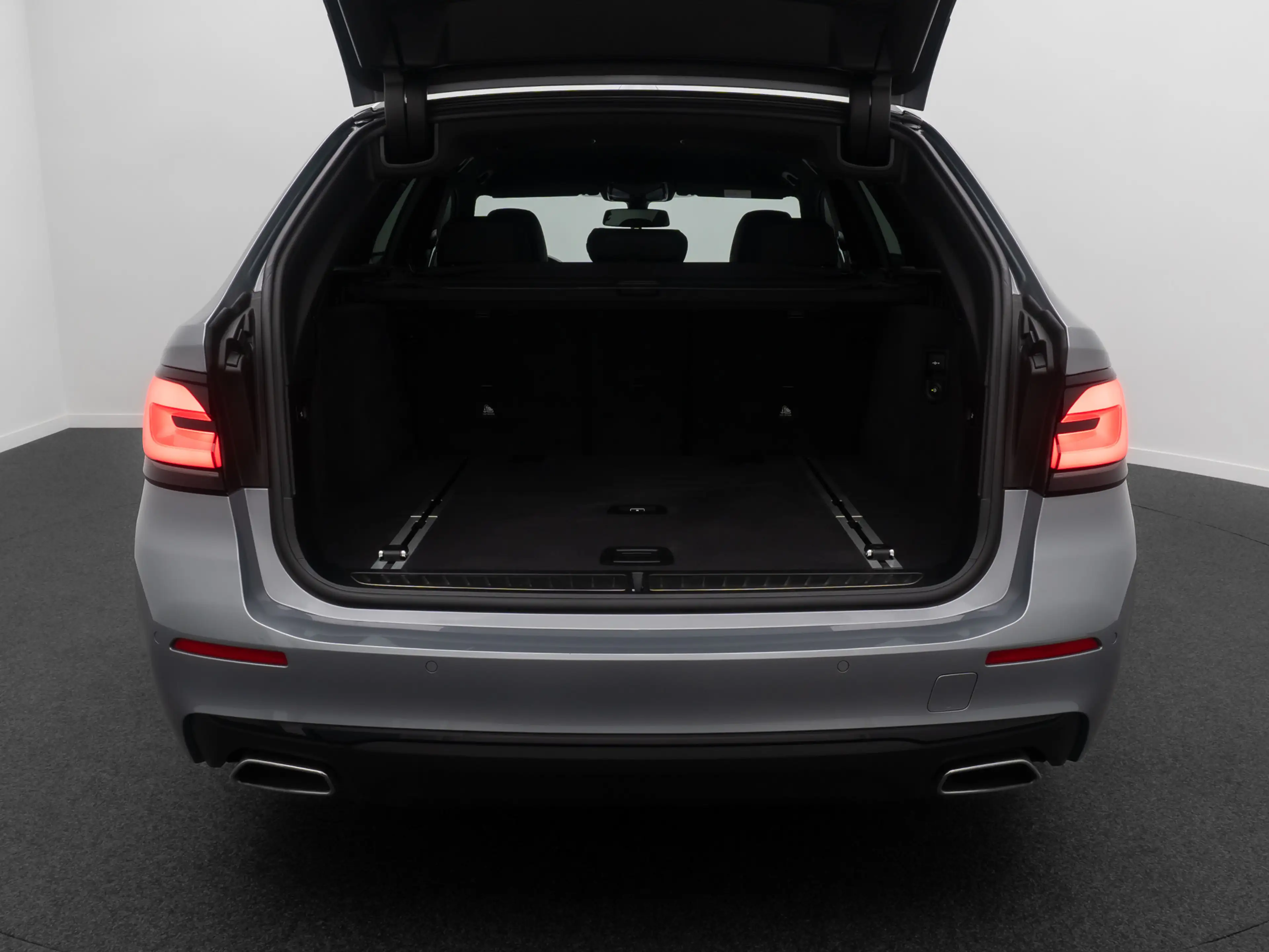 BMW 520 Kamera HUD DAB AHK Alarm ACC Laser Sport — photo 14
