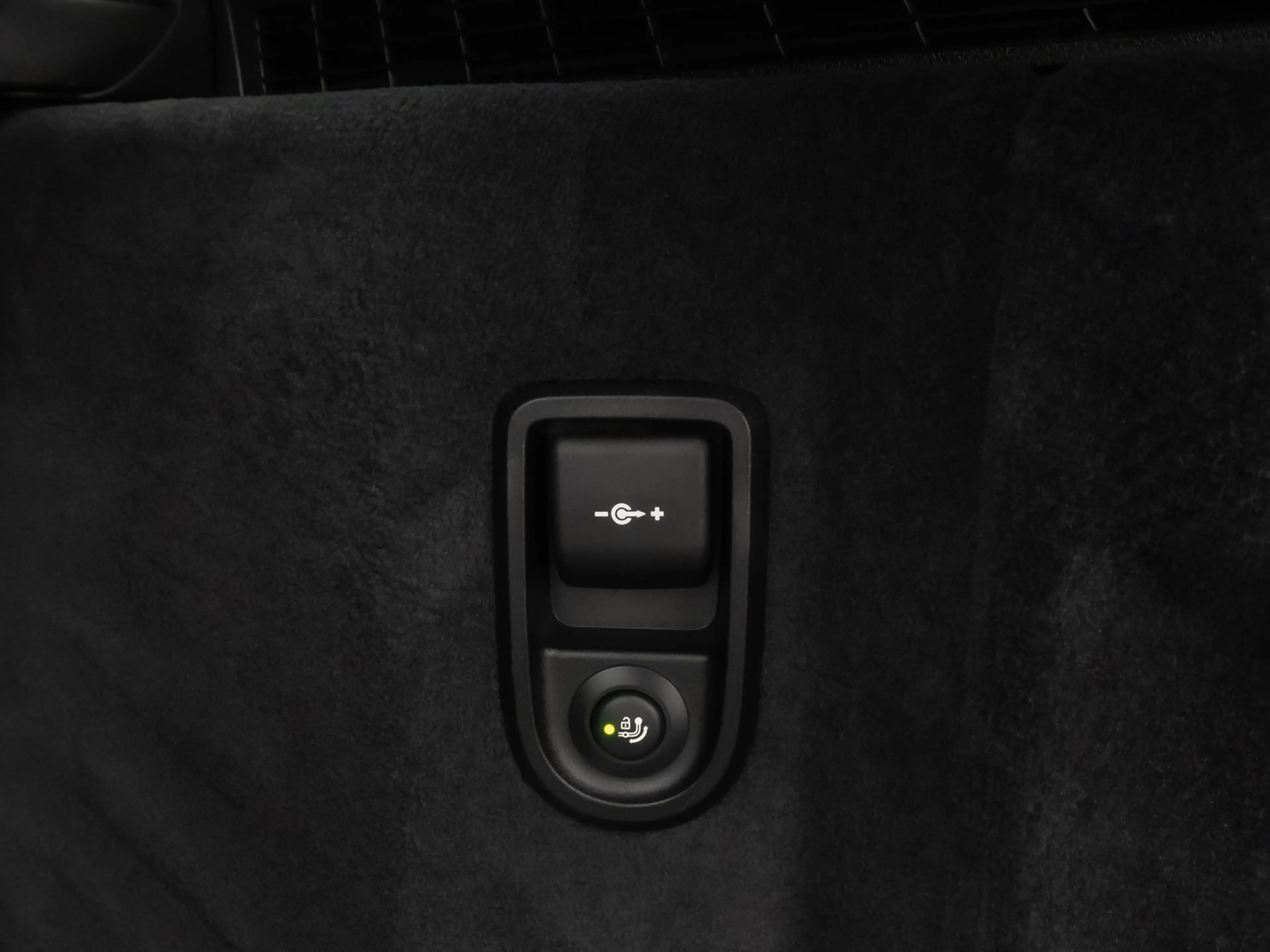 BMW 520 Kamera HUD DAB AHK Alarm ACC Laser Sport — photo 15