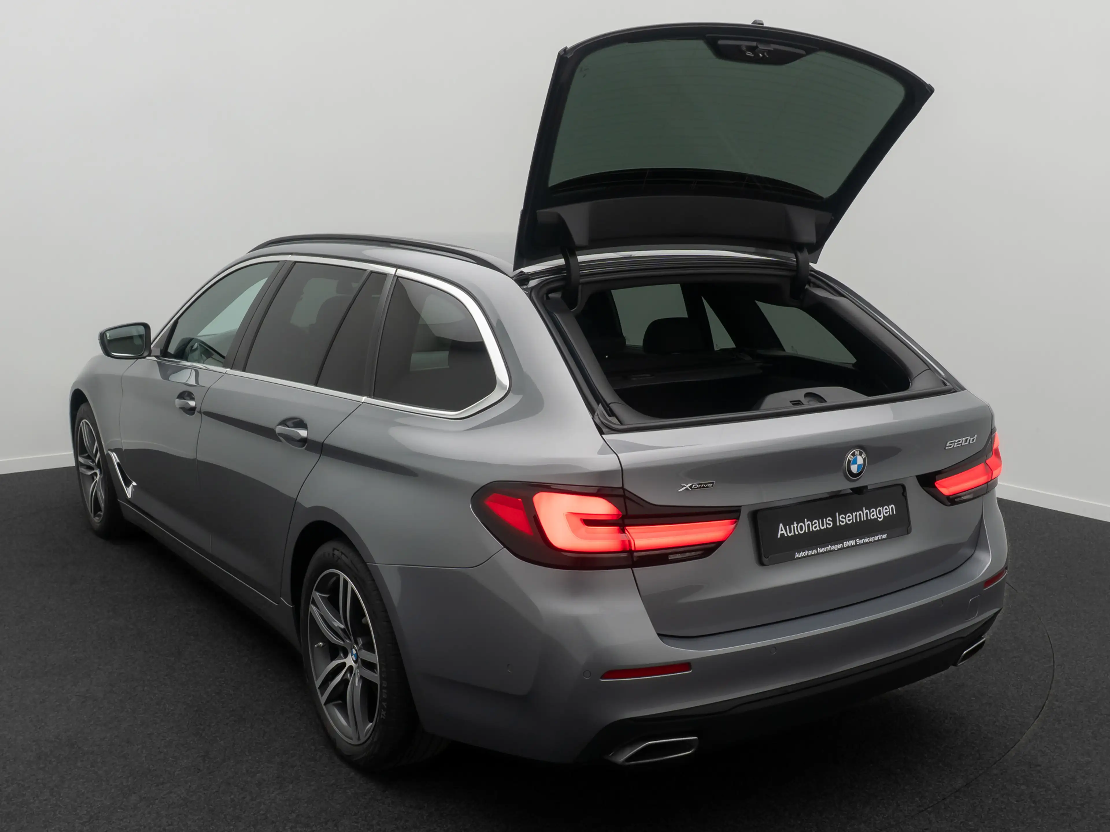 BMW 520 Kamera HUD DAB AHK Alarm ACC Laser Sport — photo 13