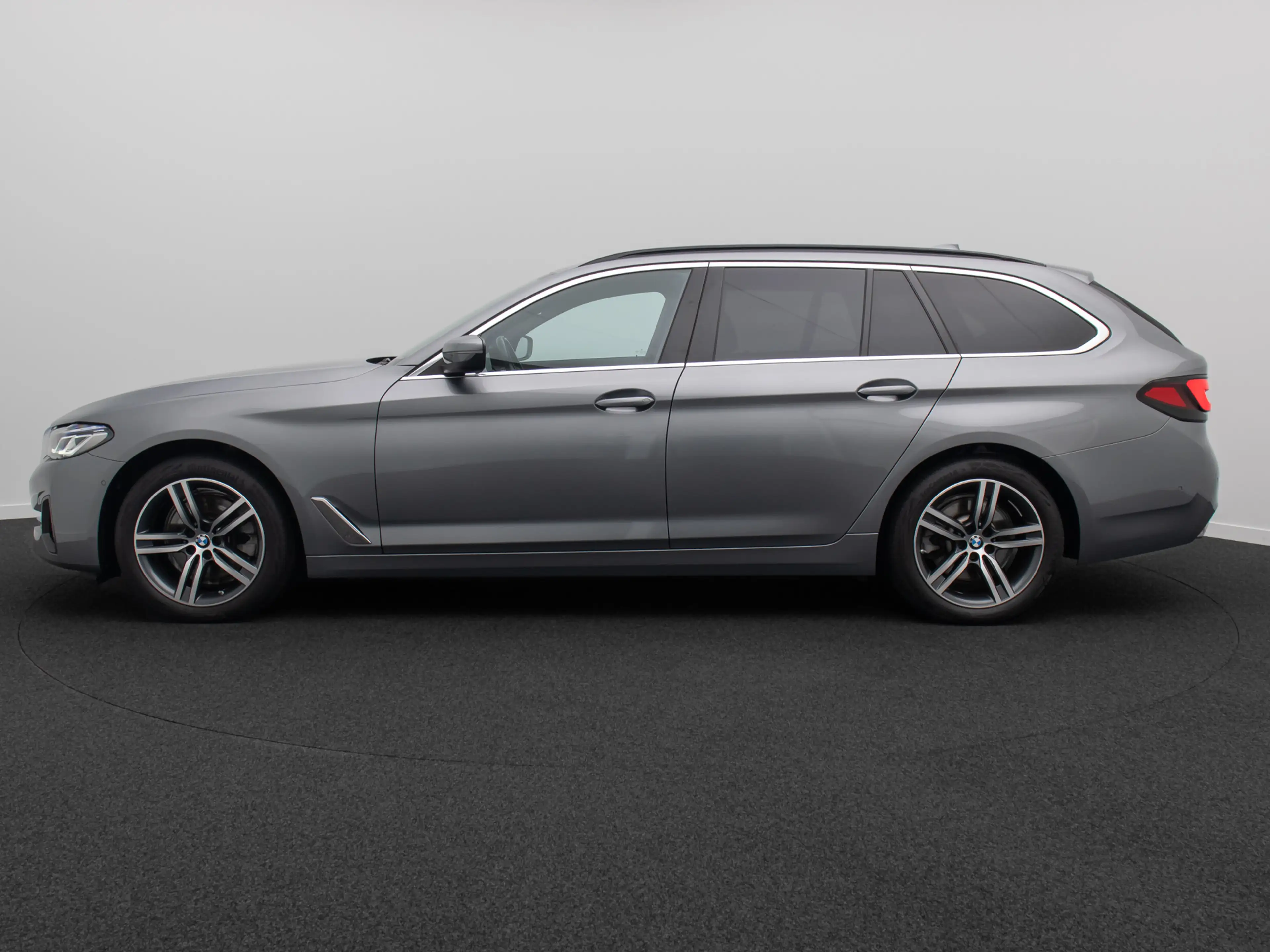 BMW 520 Kamera HUD DAB AHK Alarm ACC Laser Sport — photo 11