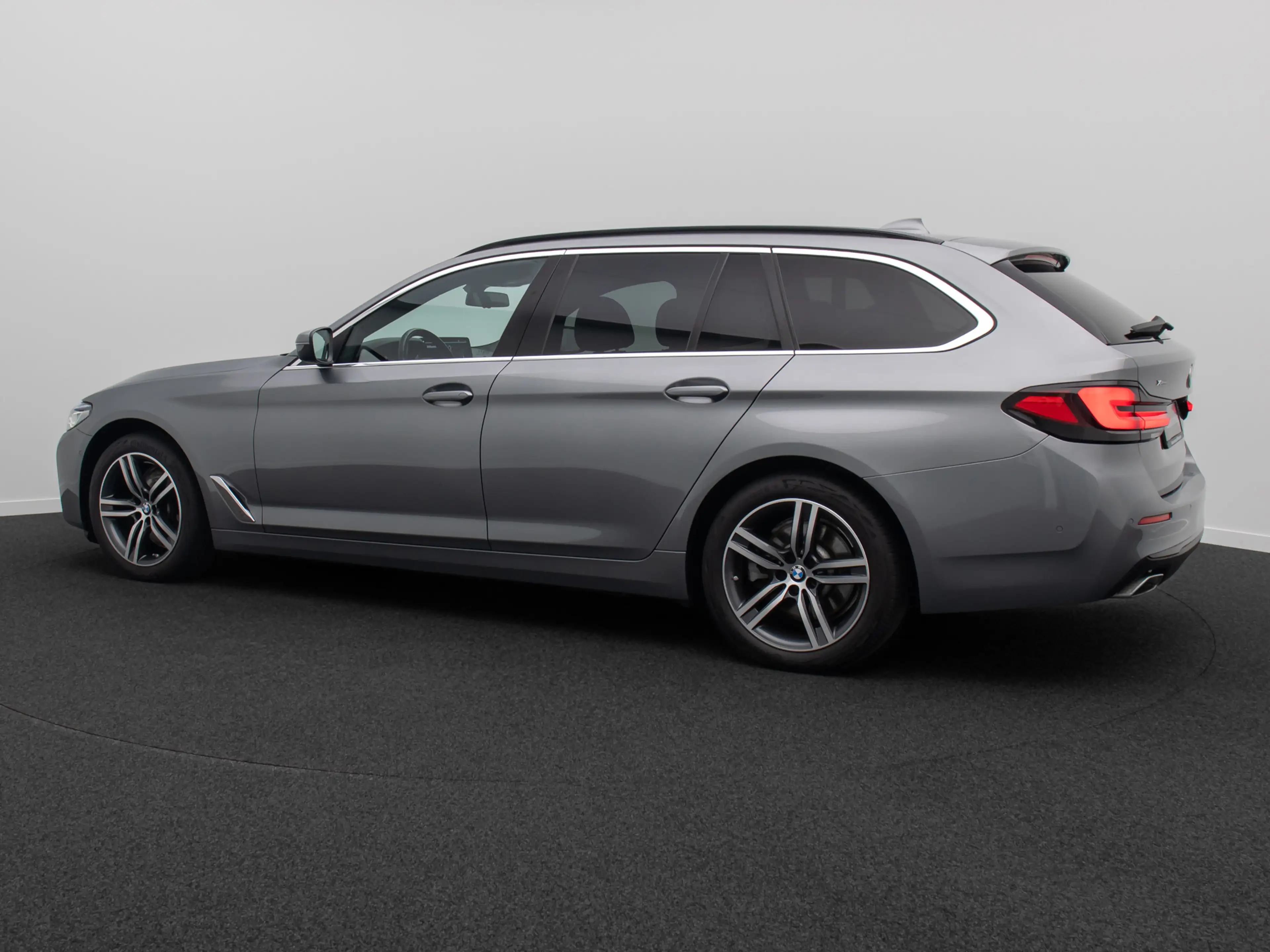 BMW 520 Kamera HUD DAB AHK Alarm ACC Laser Sport — photo 10
