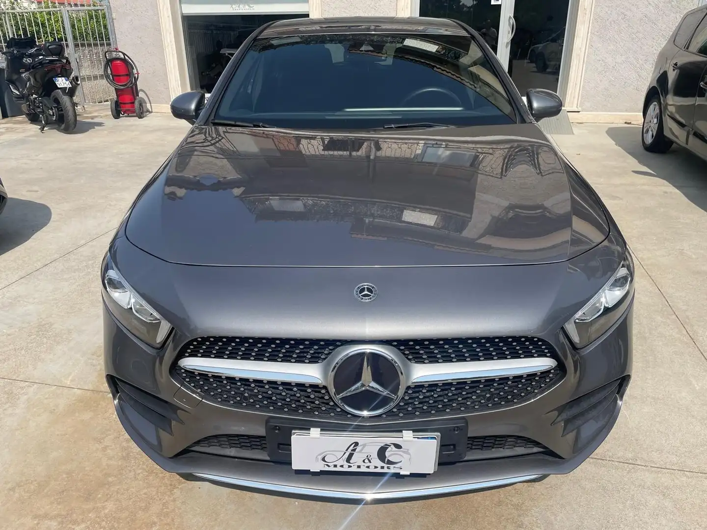 Mercedes-Benz A 180 Automatic Premium AMG Grigio - 2