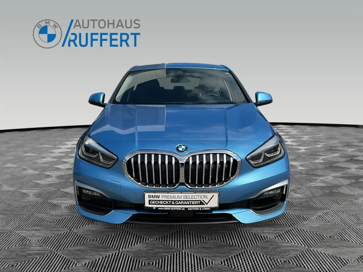 BMW 118 i Hatch Luxury Line LED WLAN Tempomat Shz Modrá - 2