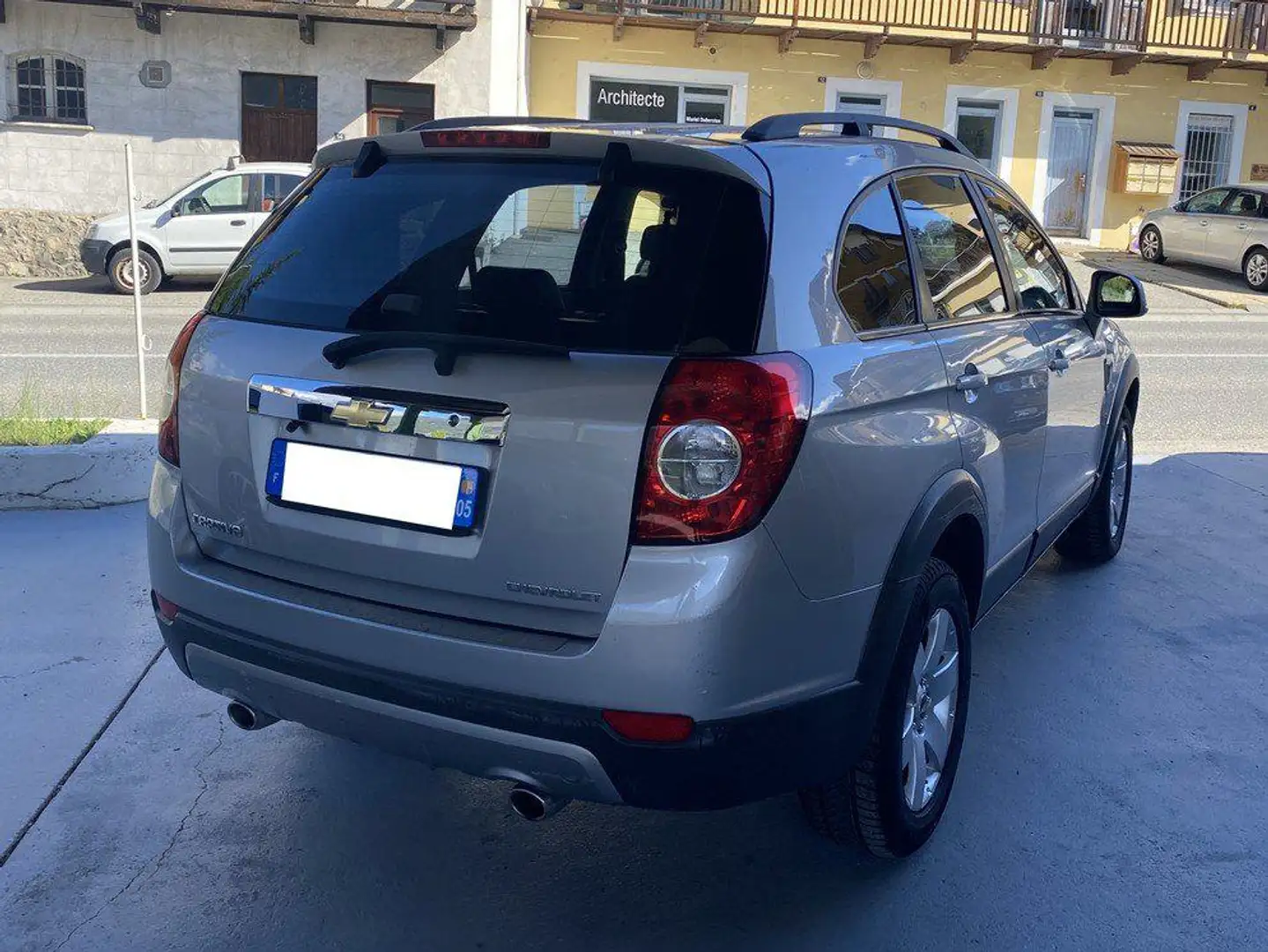 Chevrolet Captiva 2.0 VCDI 150Ch LT 7 PLACES srebrna - 2