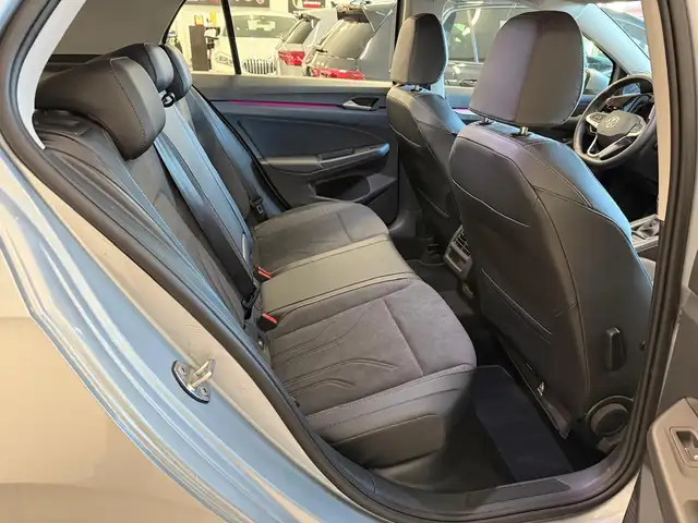 Volkswagen Golf view 11