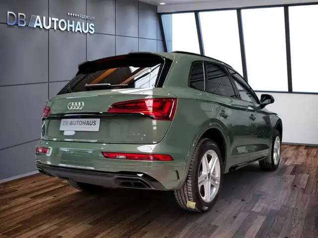 Audi Q5 view 4