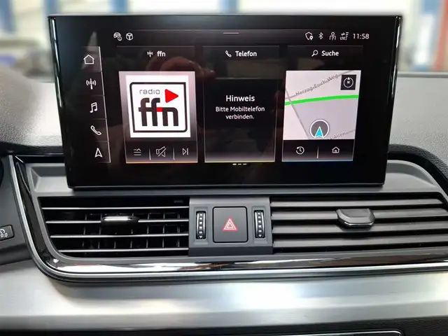 Audi Q5 view 11