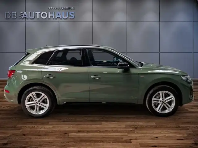 Audi Q5 view 3
