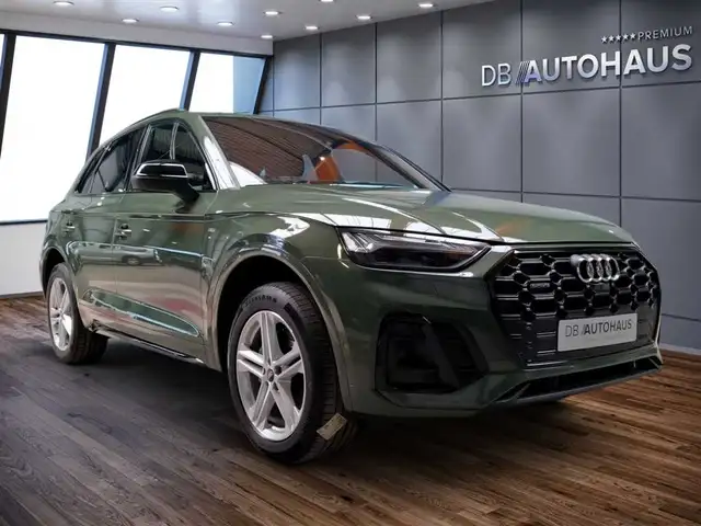 Audi Q5 view 2