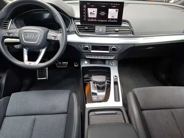 Audi Q5 view 13