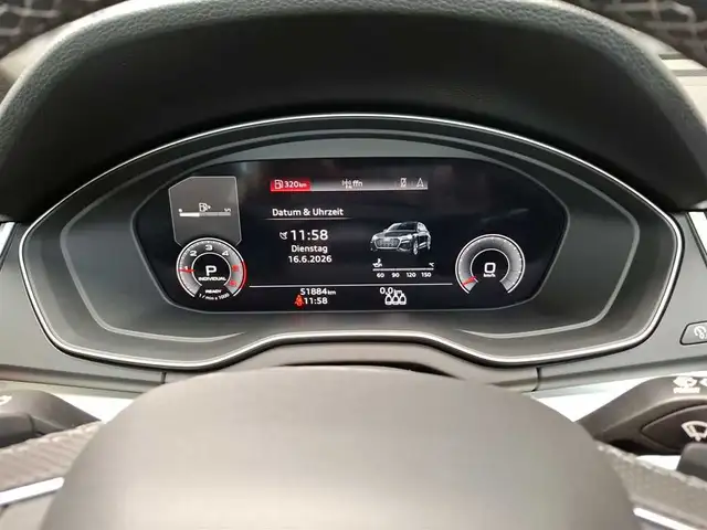 Audi Q5 view 10