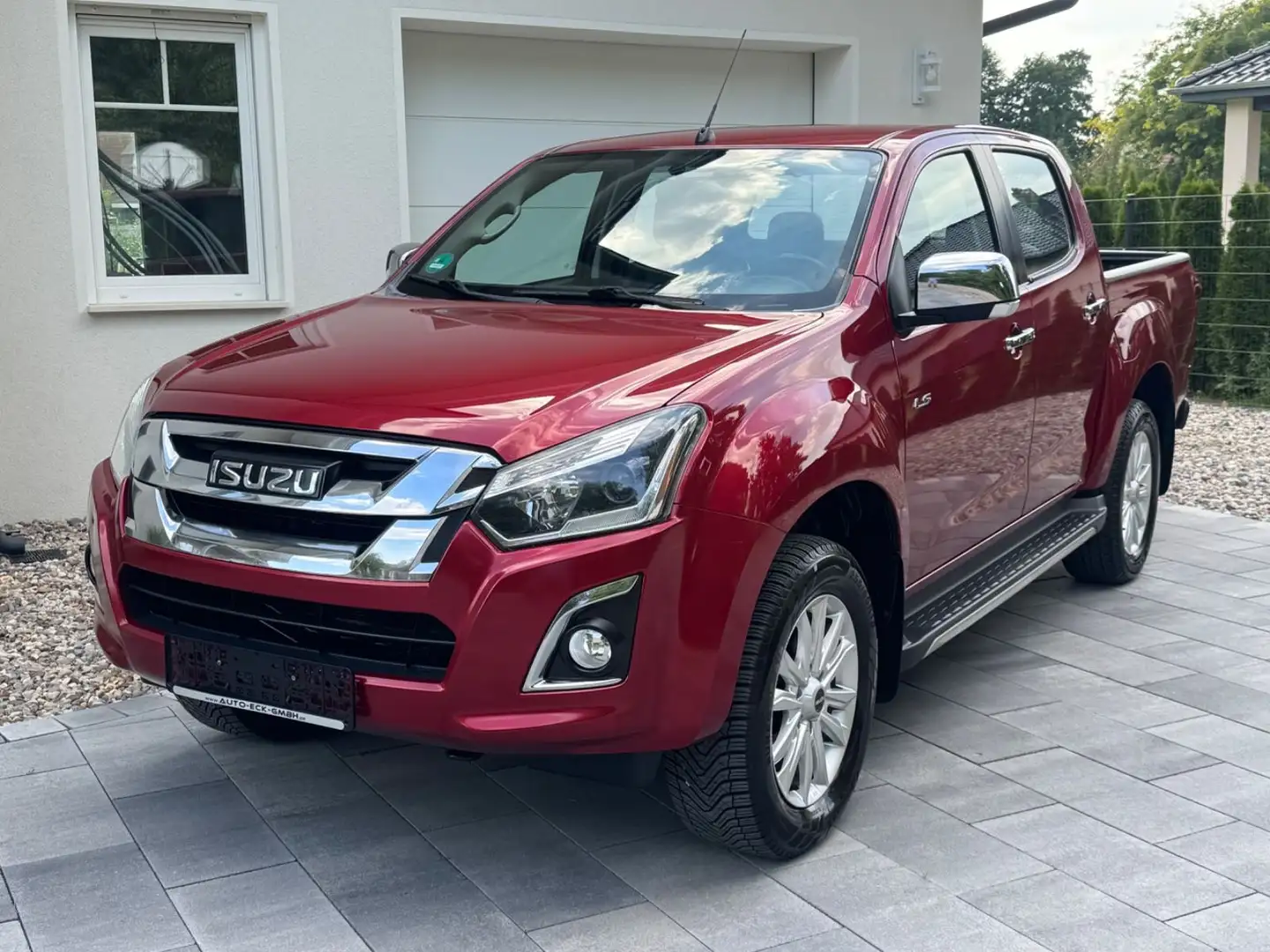 Isuzu D-Max Double Cab 4WD LS /Autom./Leder/AHK Rood - 1