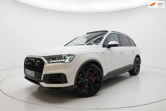 Audi Q7 main image
