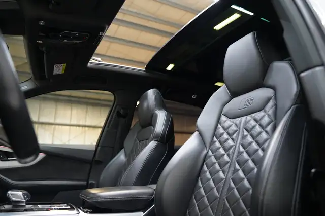 Audi Q7 view 15