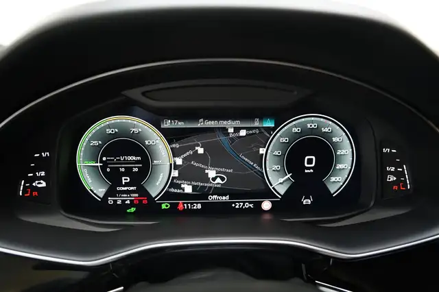 Audi Q7 view 16