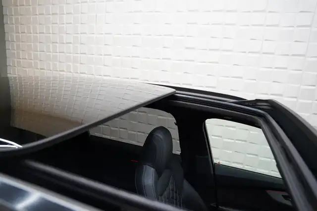 Audi Q7 view 11