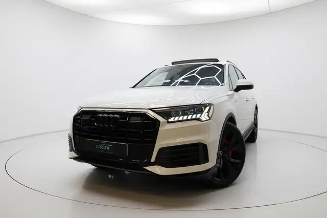 Audi Q7 view 30
