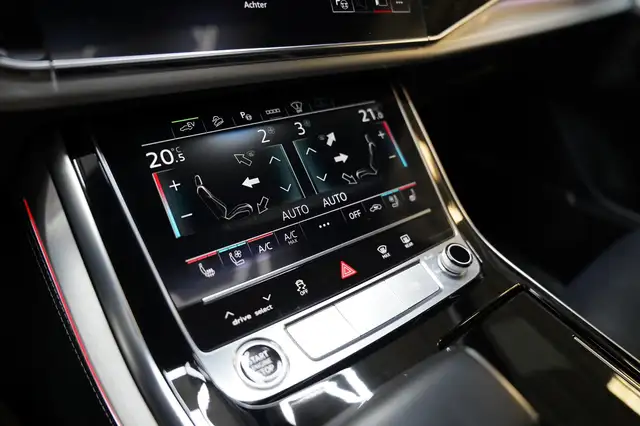 Audi Q7 view 28