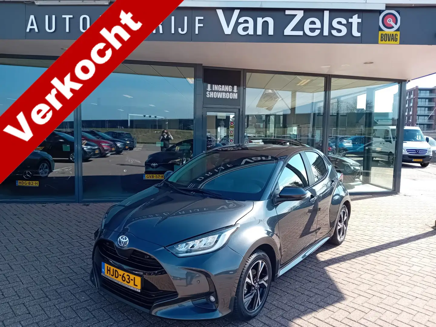 Toyota Yaris 1.5 VVT-i Active Limited Automaat, Airco, Carplay/ Grijs - 1