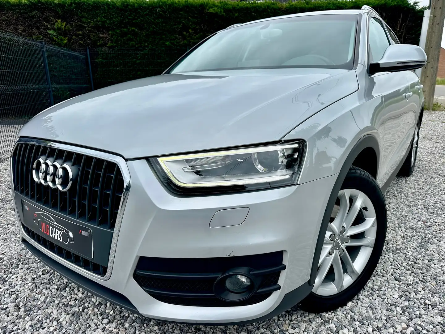 Audi Q3 2.0 TDi Bi-Xenon ** GPS ** Pack Sport ** Garantie Gris - 2