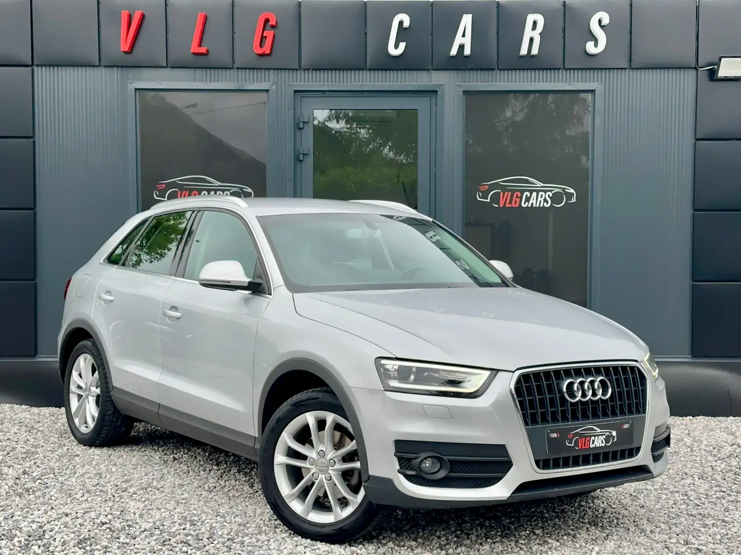 Audi Q3 2.0 TDi Bi-Xenon ** GPS ** Pack Sport ** Garantie Gris - 1