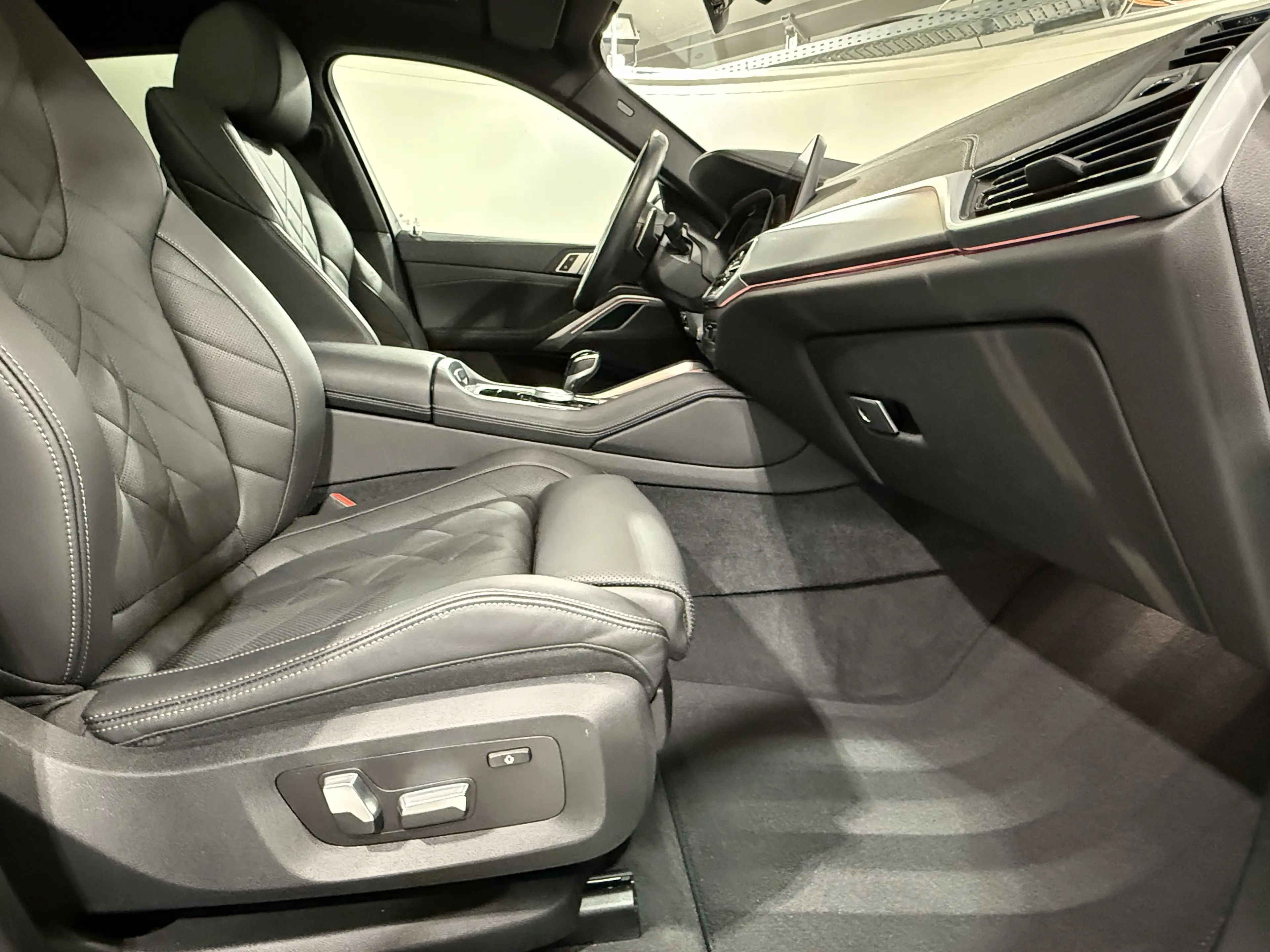 BMW X6 xDrive30d M Sportpaket AHK ACC 360° HUD HiFi — photo 10