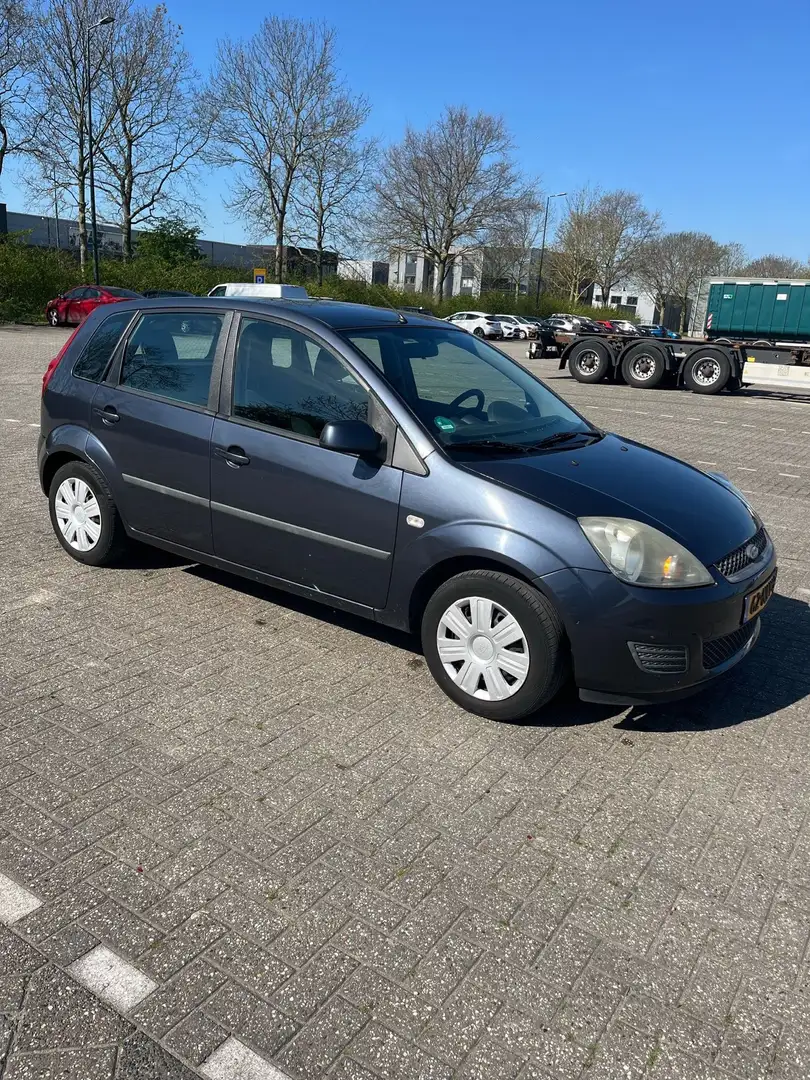 Ford Fiesta 1.4-16V Ambiente Grijs - 1