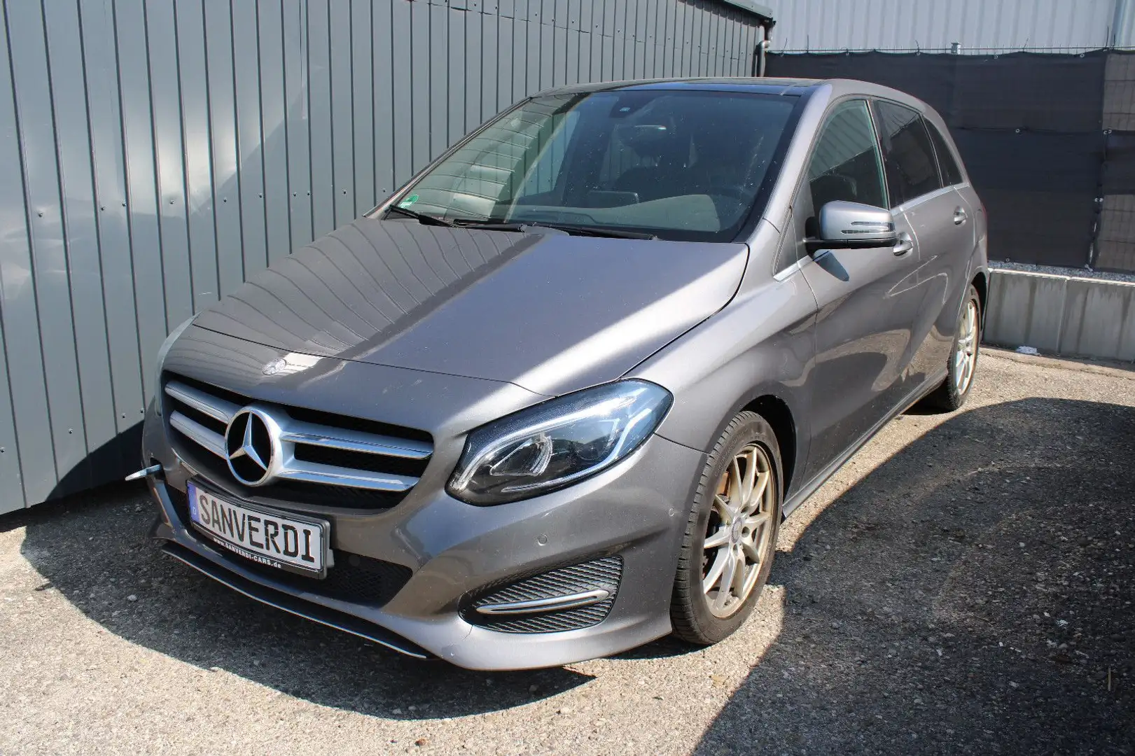 Mercedes-Benz B 200 d 4MATIC DCT SPORTPAKET PANORAMA EU 6 &DPF Gris - 1