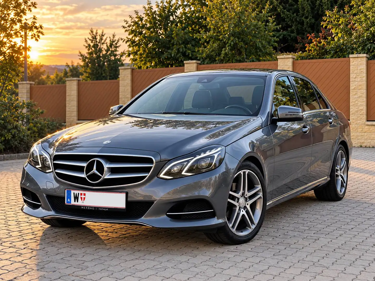 Mercedes-Benz E 220 E 220 BlueTEC Aut. Grau - 1