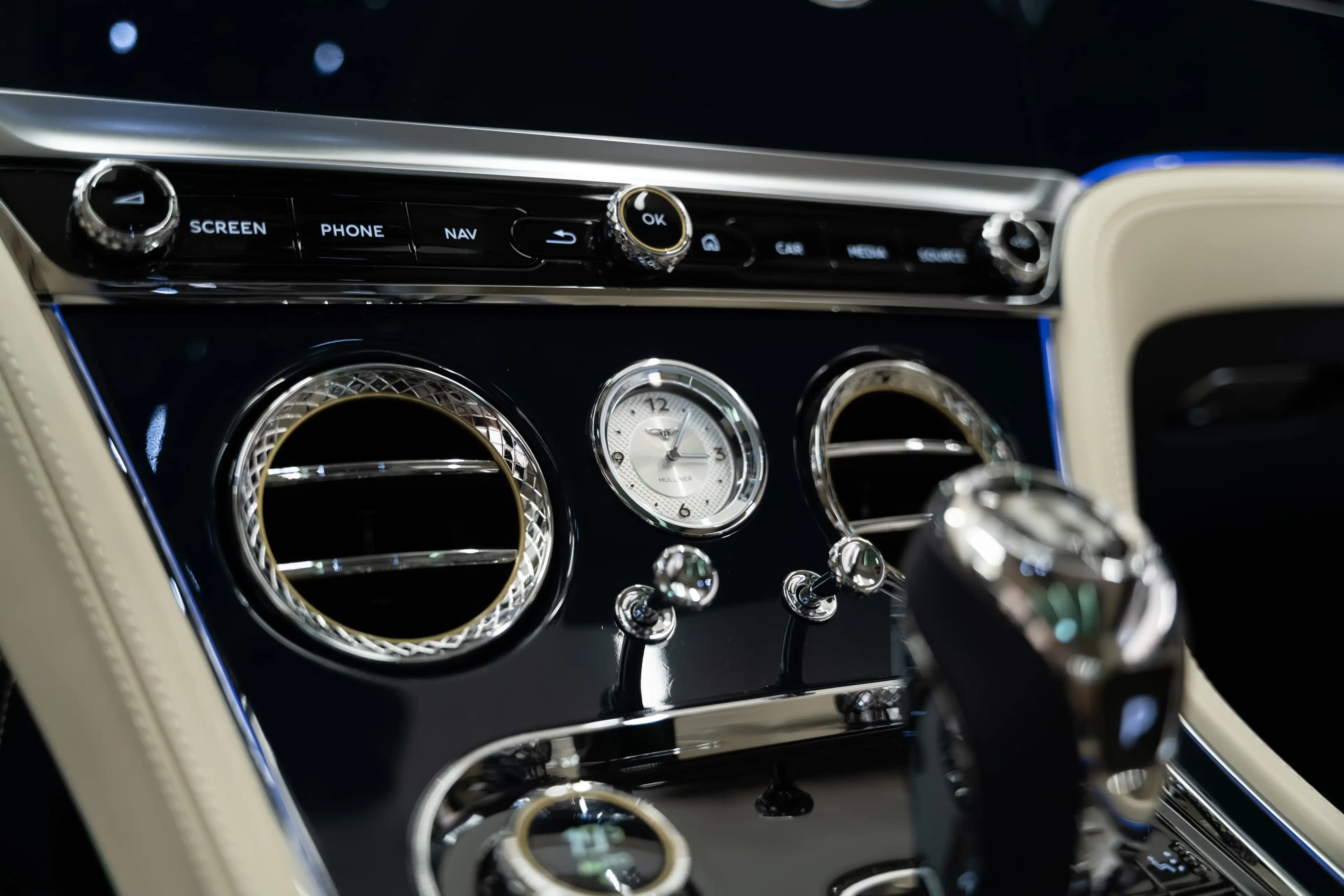Bentley Continental GT Mulliner V8 - Parking Heater — photo 15