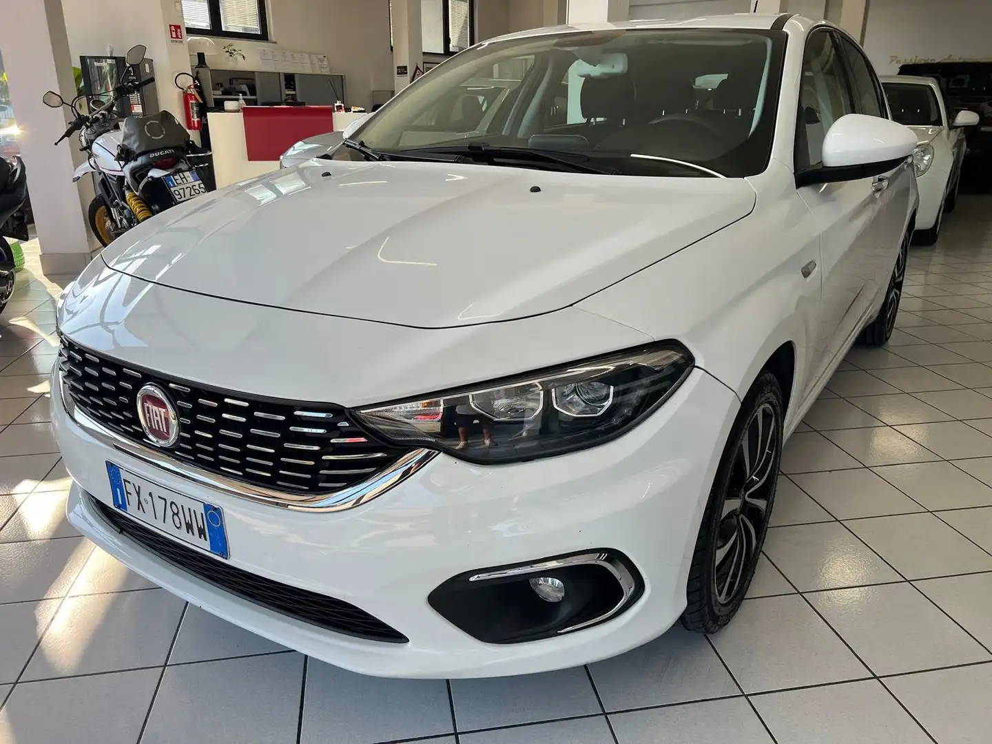Fiat Tipo Tipo 5p 1.3 mjt Sport s  EURO 6D TEMP Bianco - 1