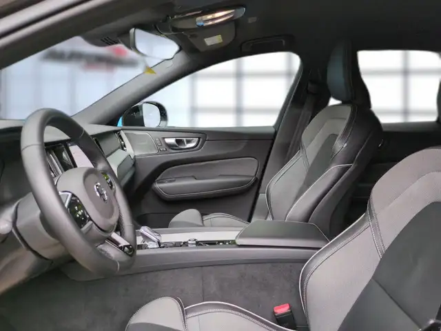 Volvo XC60 view 13