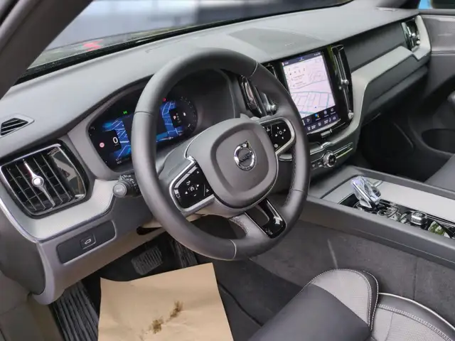 Volvo XC60 view 14
