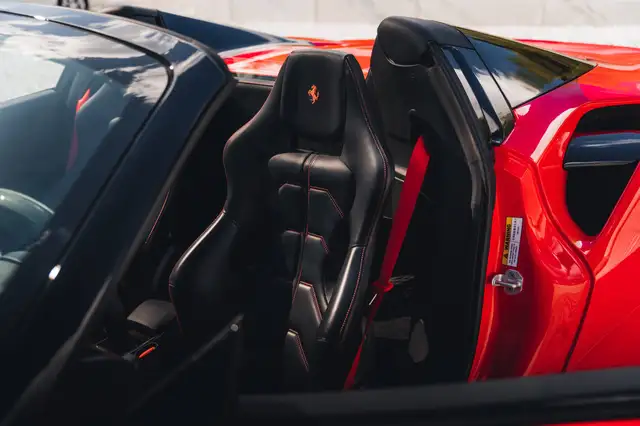 Ferrari 488 view 12