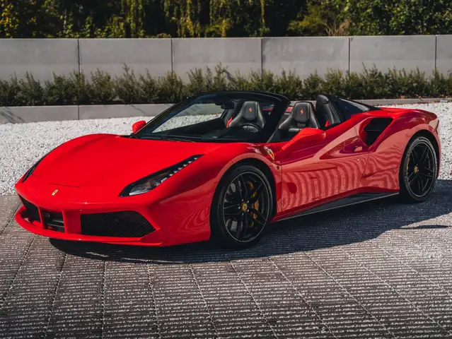 Ferrari 488 view 4