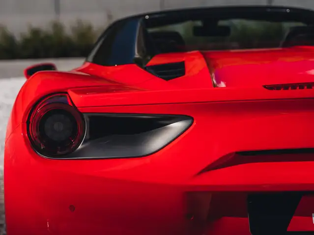 Ferrari 488 view 9