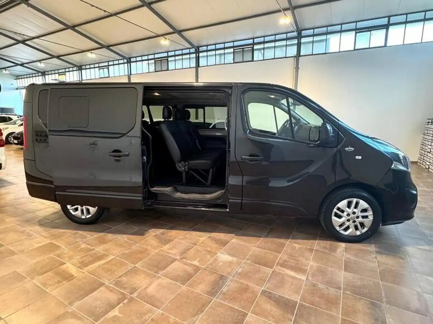 Opel Vivaro 1.6cdti 125cv L2H1 PULMINO 9 POSTI Nero - 2