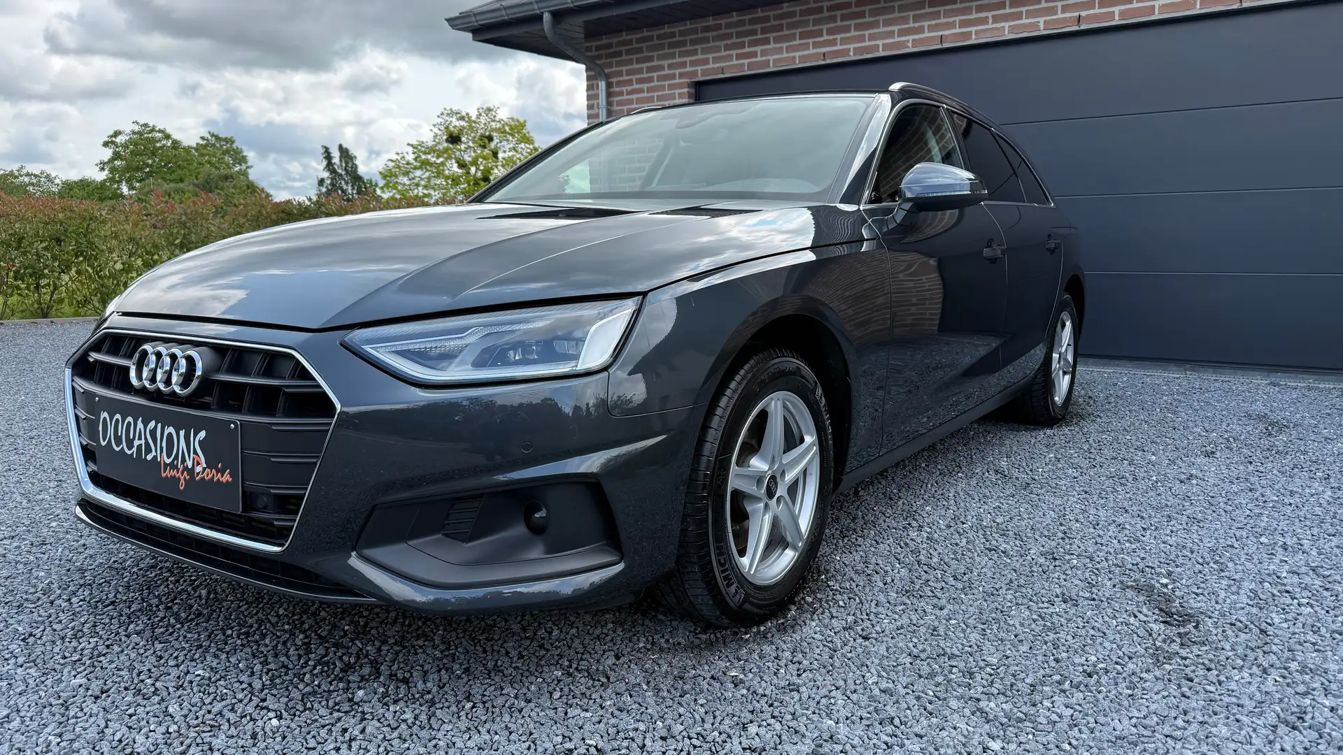 Audi A4 Avant 35 TFSI Business Edition Attraction S tronic Grijs - 2