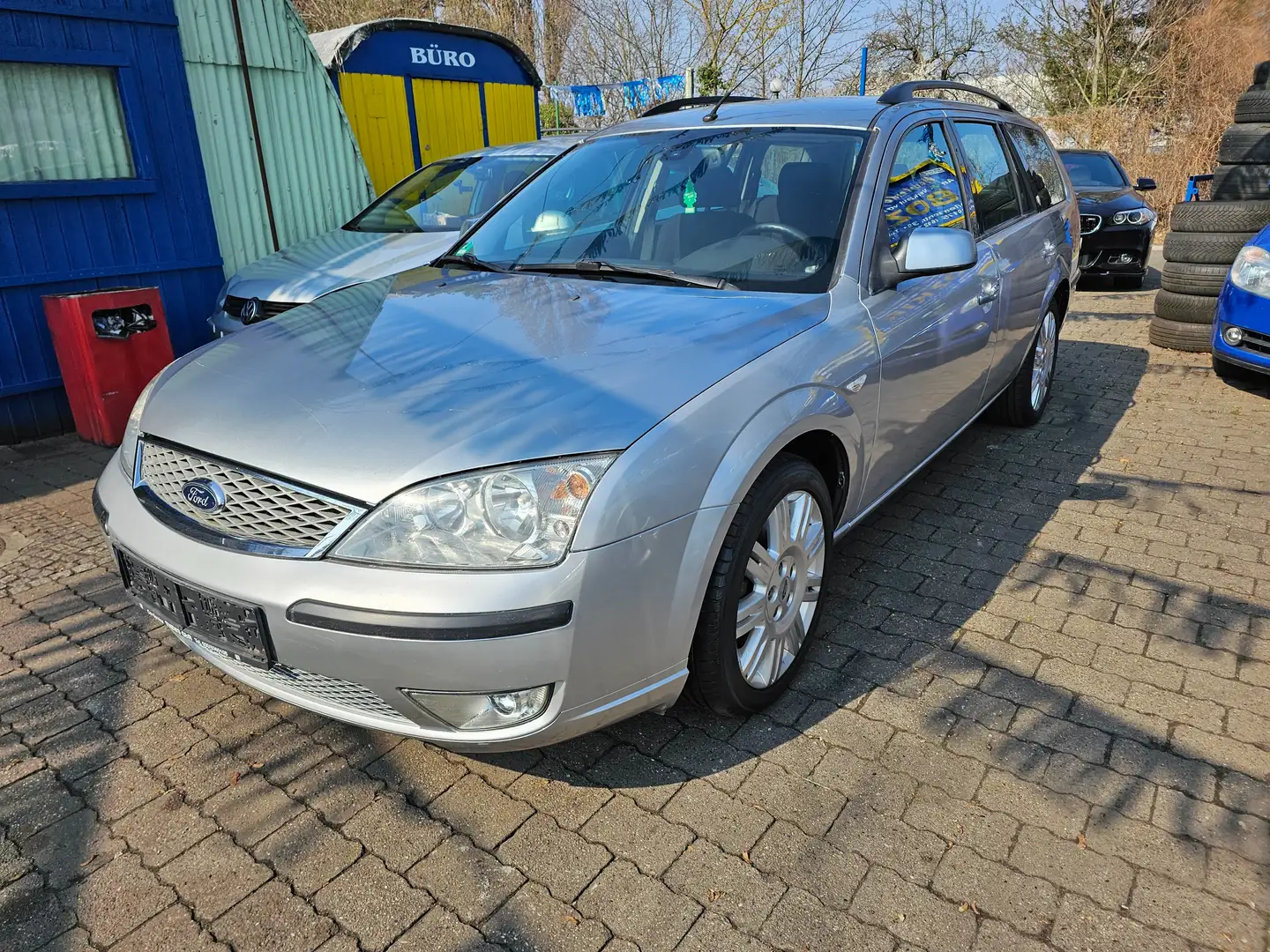 Ford Mondeo Turnier Ghia Tüv Neu 04.2027 SZH KLIMA ALUFLGN Stříbrná - 1