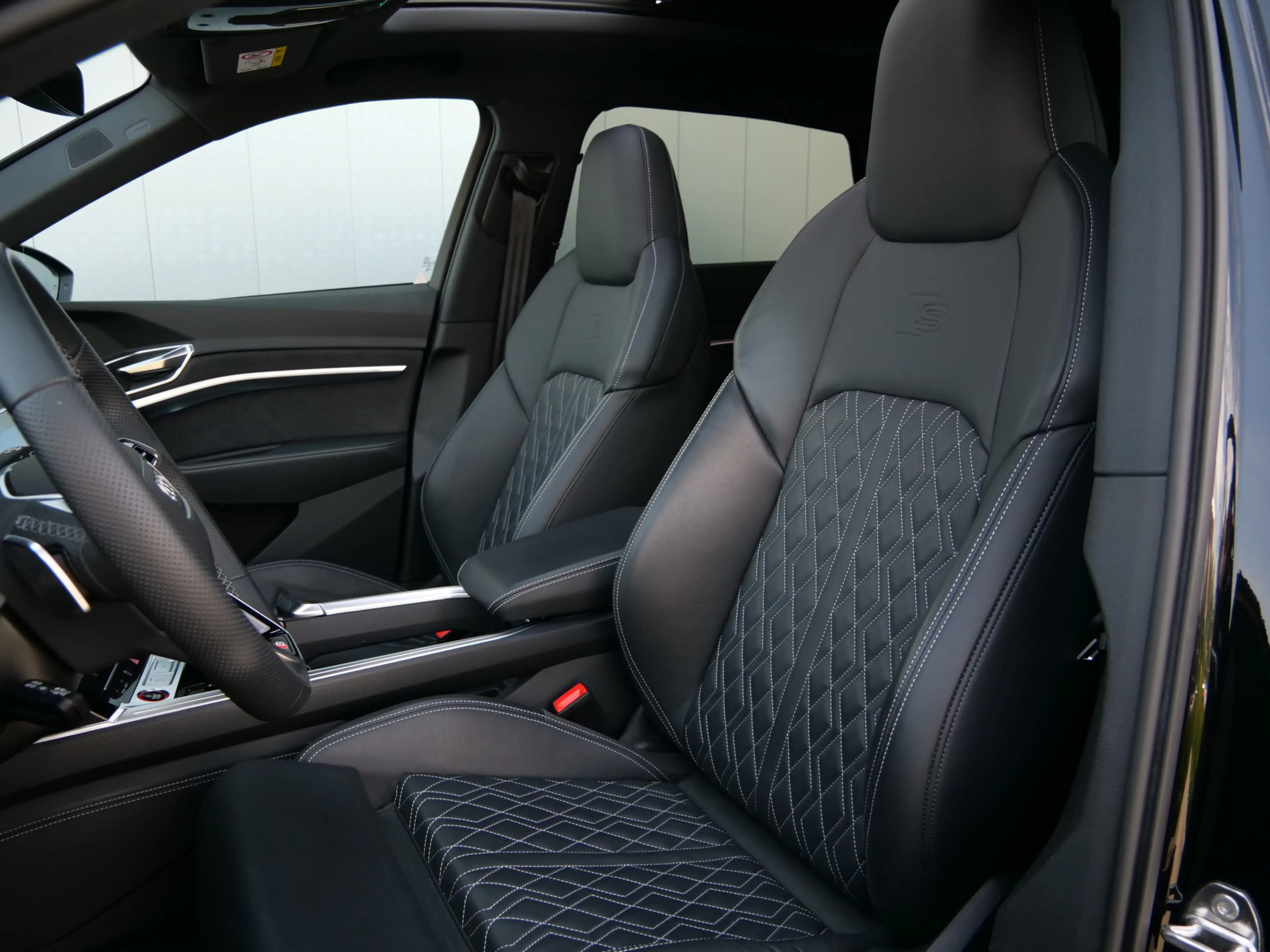 Audi SQ8 e-tron quattro 115 kWh 504 Pk Automaat Navi / DAB / Leer — photo 4