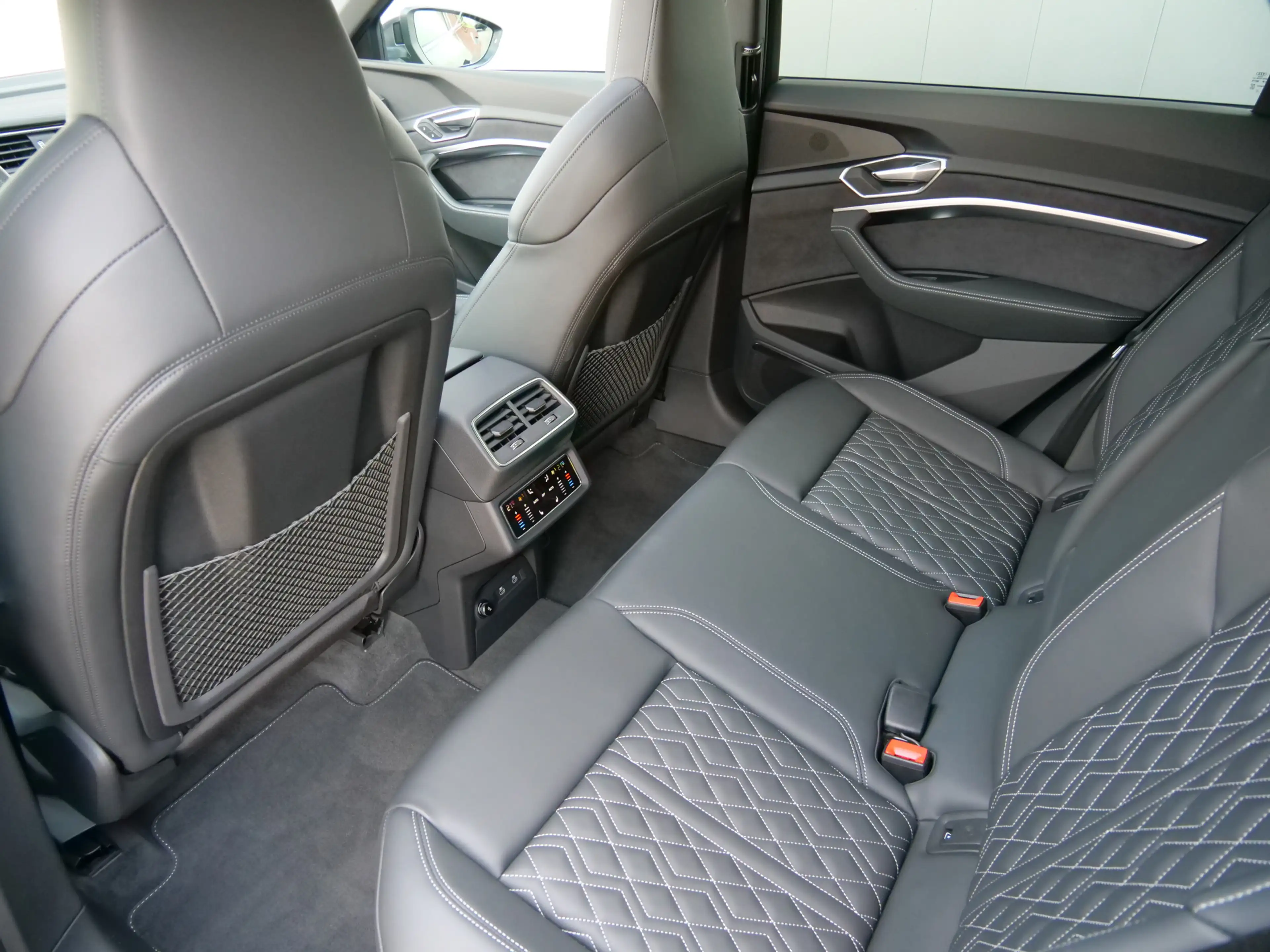 Audi SQ8 e-tron quattro 115 kWh 504 Pk Automaat Navi / DAB / Leer — photo 50